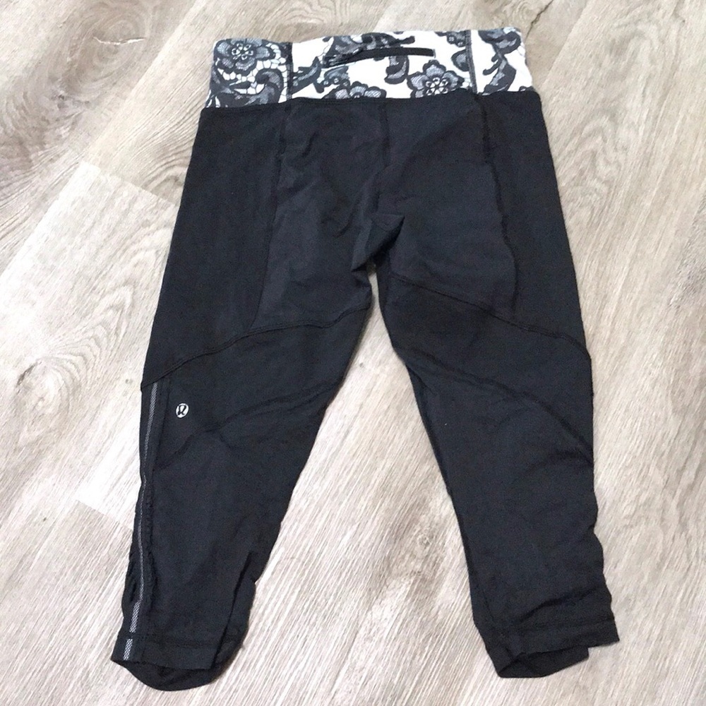 Lululemon Black Crop Leggings Size 6
